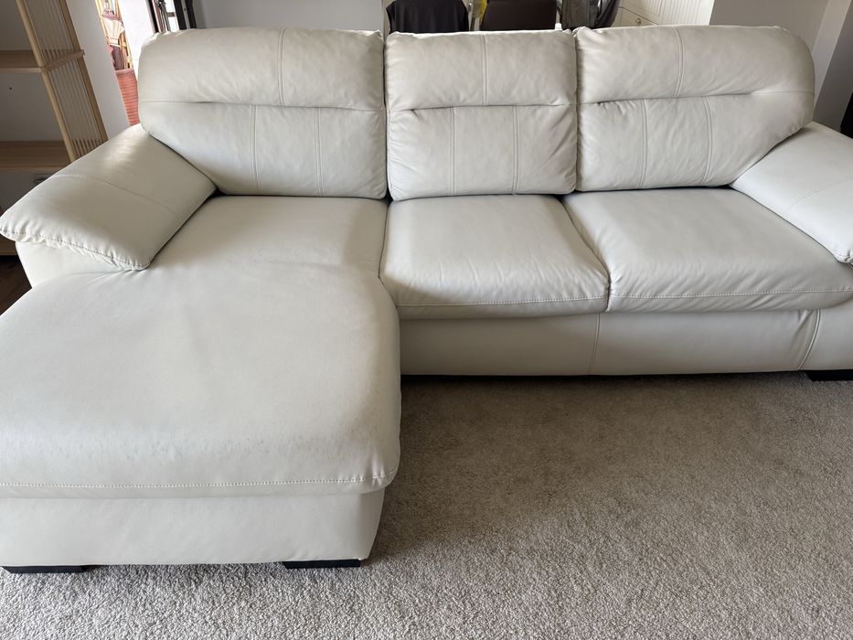 Sofá chaise long beje claro