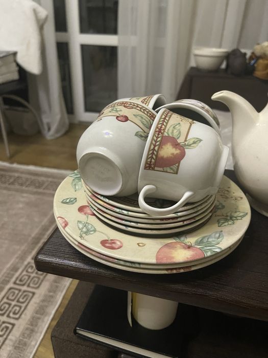 Набор чайной посуды и чайнички