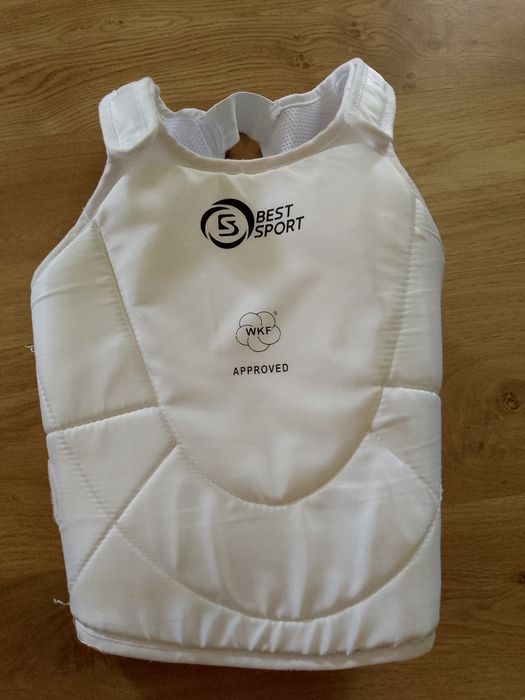 Ochraniacz karate wkf