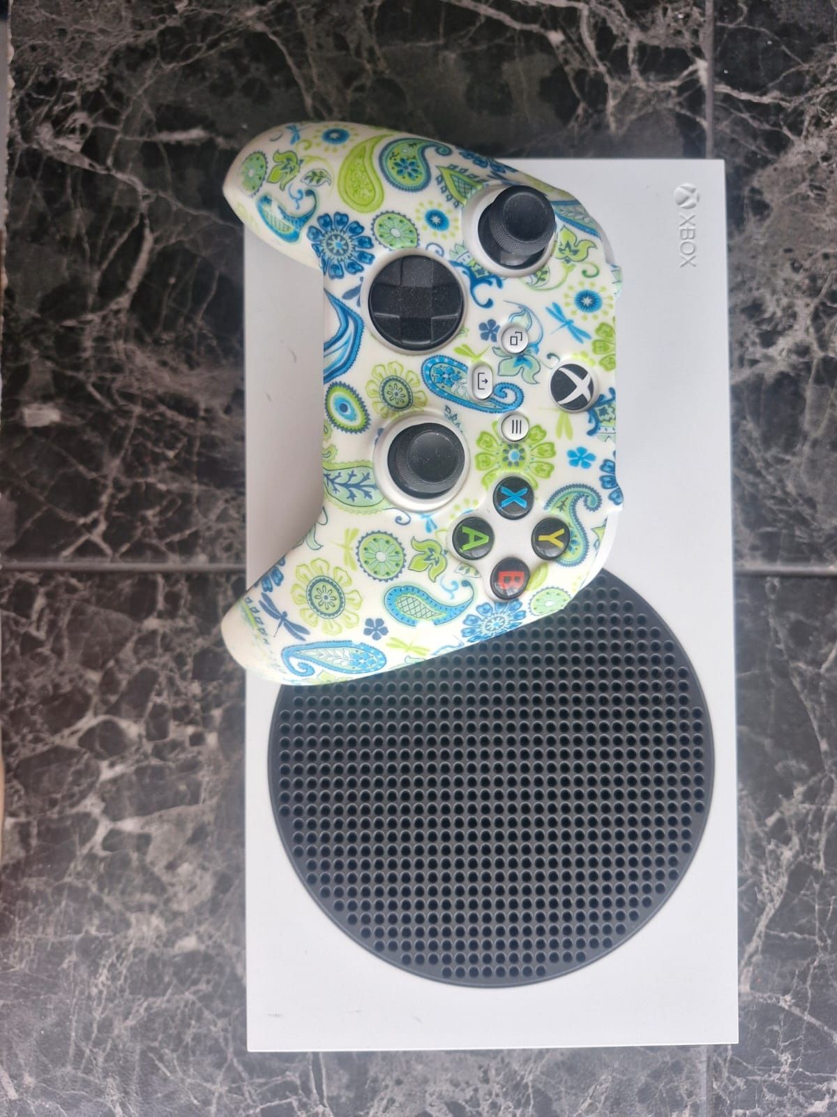Продам Xbox Series S