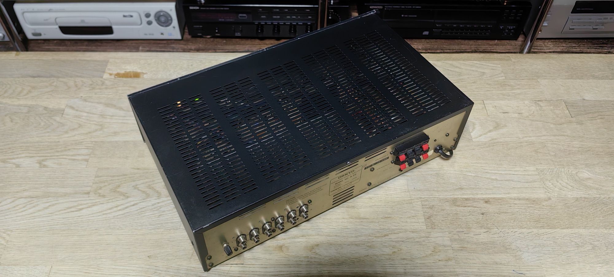 Підсилювач Onkyo A-22/8Ω