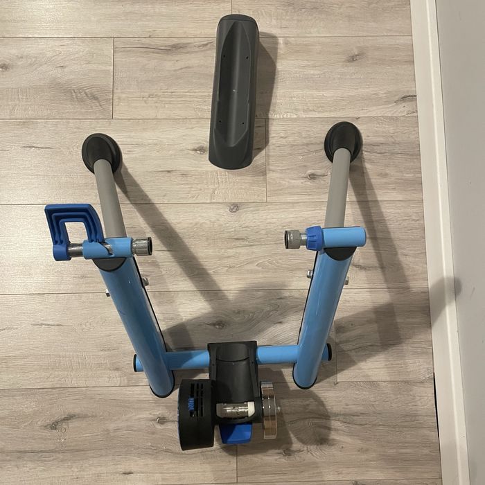 Trenażer rowerowy marki Tacx model Blue Twist