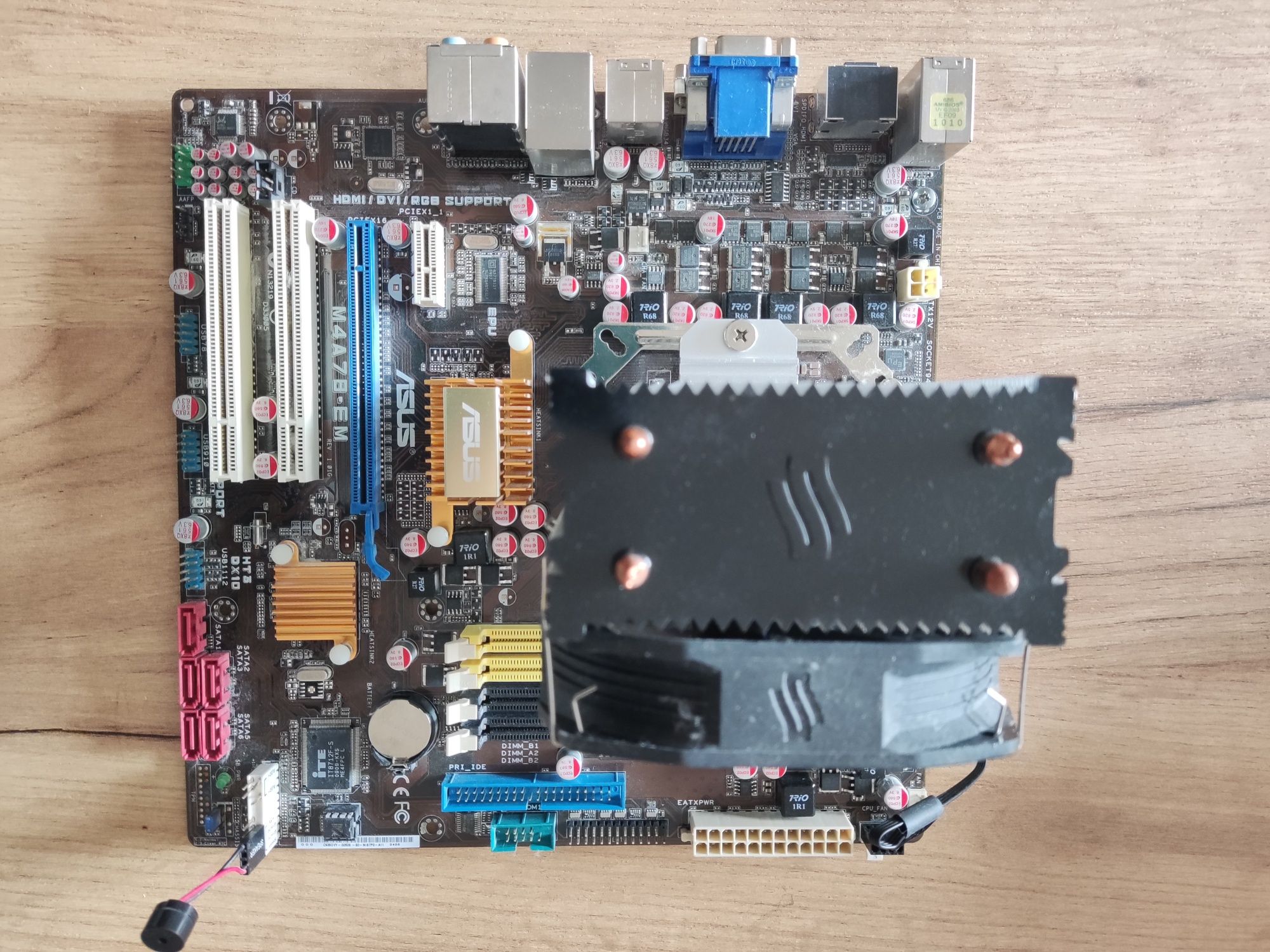 AMD Phenom II 1090T z chłodzeniem i płytą M4A78-EM