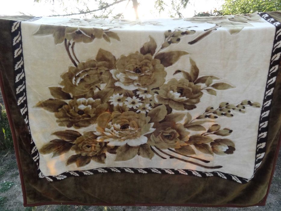 Большое теплое  красивое одеяло 2.30х 2м