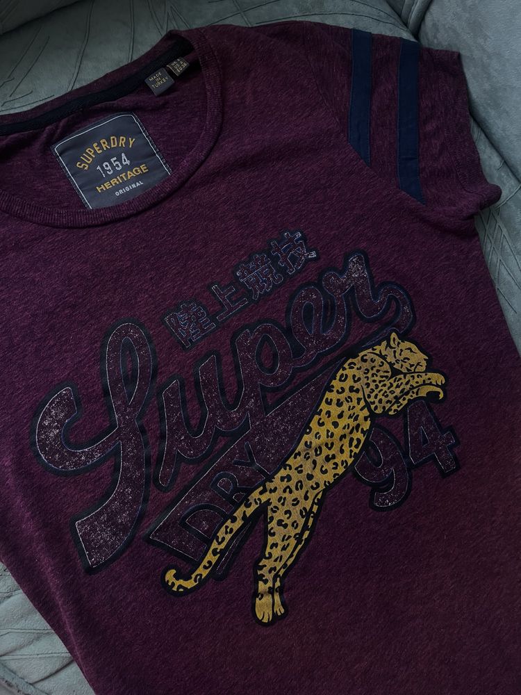 Футболка жіноча Superdry, розмір S