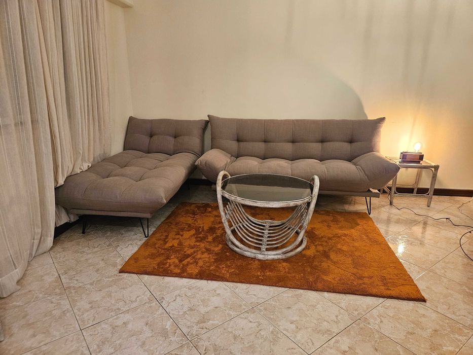 Sofá-cama e Chaise-longue marca Gato Preto