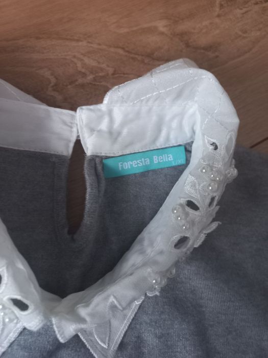 Elegancki Sweterek z krysztalkami na  kołnierzyku