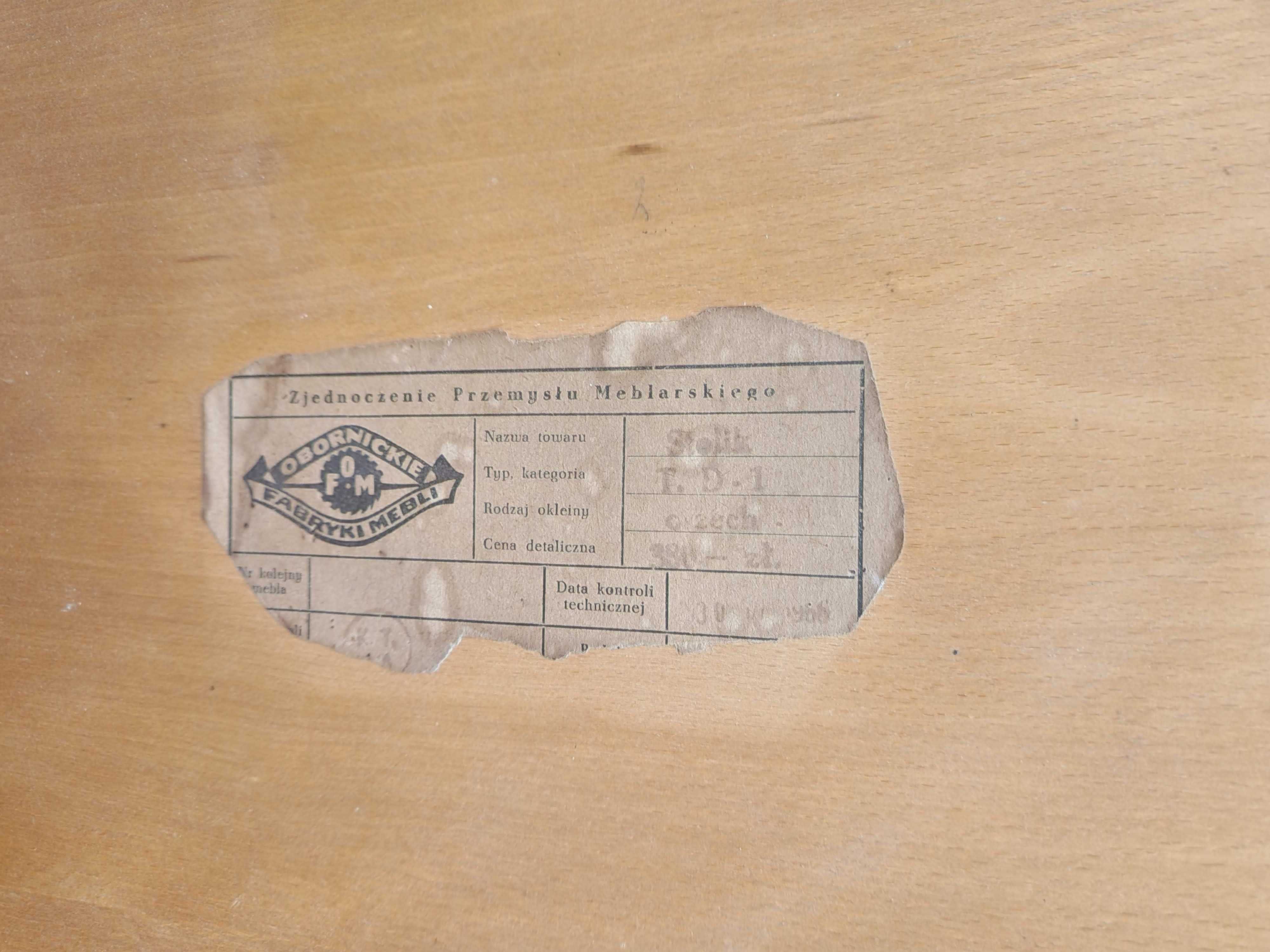 Stolik kawowy PRL T.D.1 1966 – Obornickie Fabryki Mebli, orzech