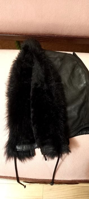 Продам натуральную дублёнку с капюшоном