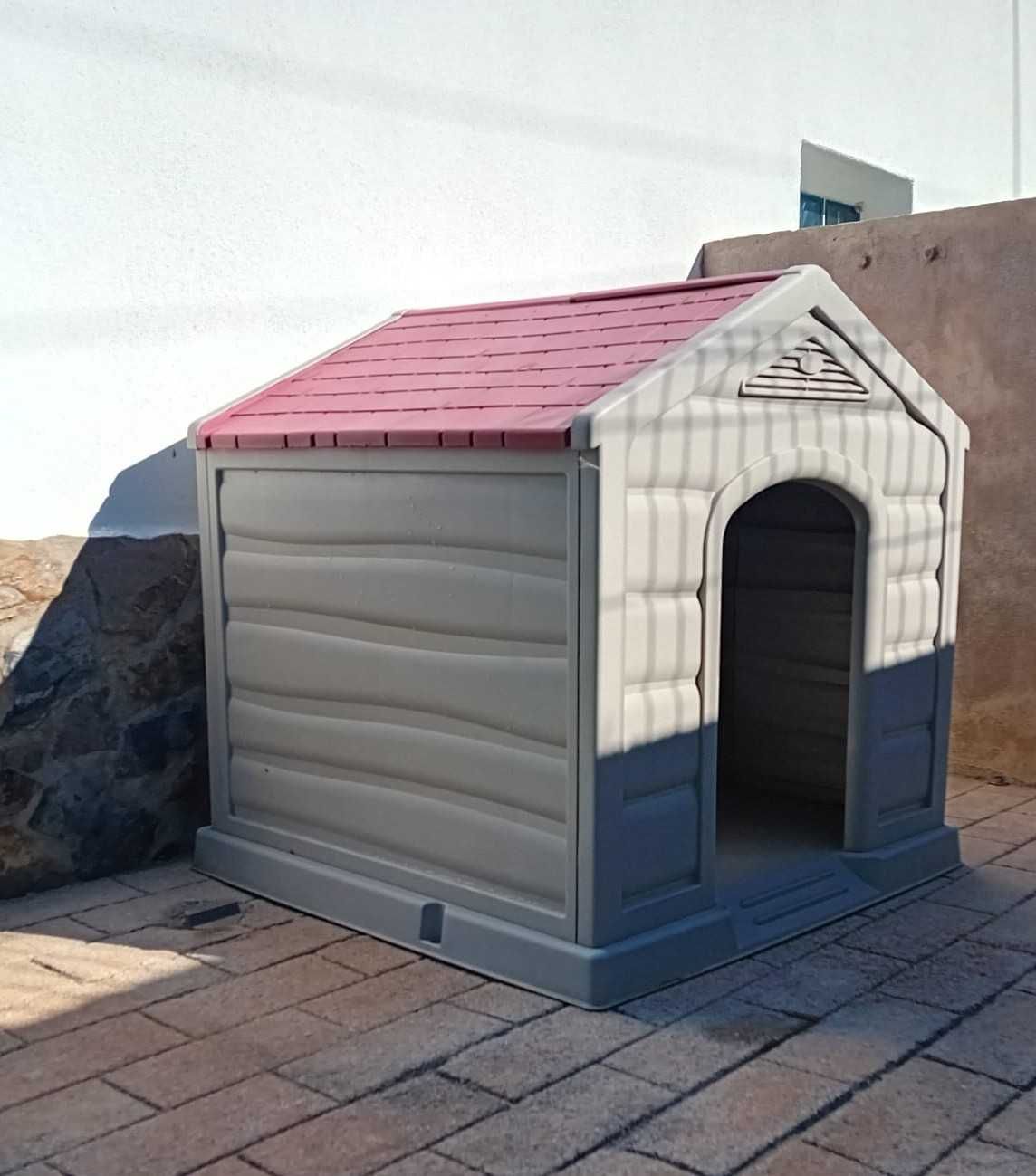 Casota de cão em plástico