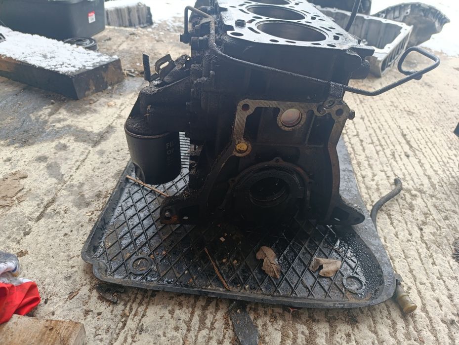 Блок циліндрів двигуна 2.9 Kia Carnival Кіа карнівал