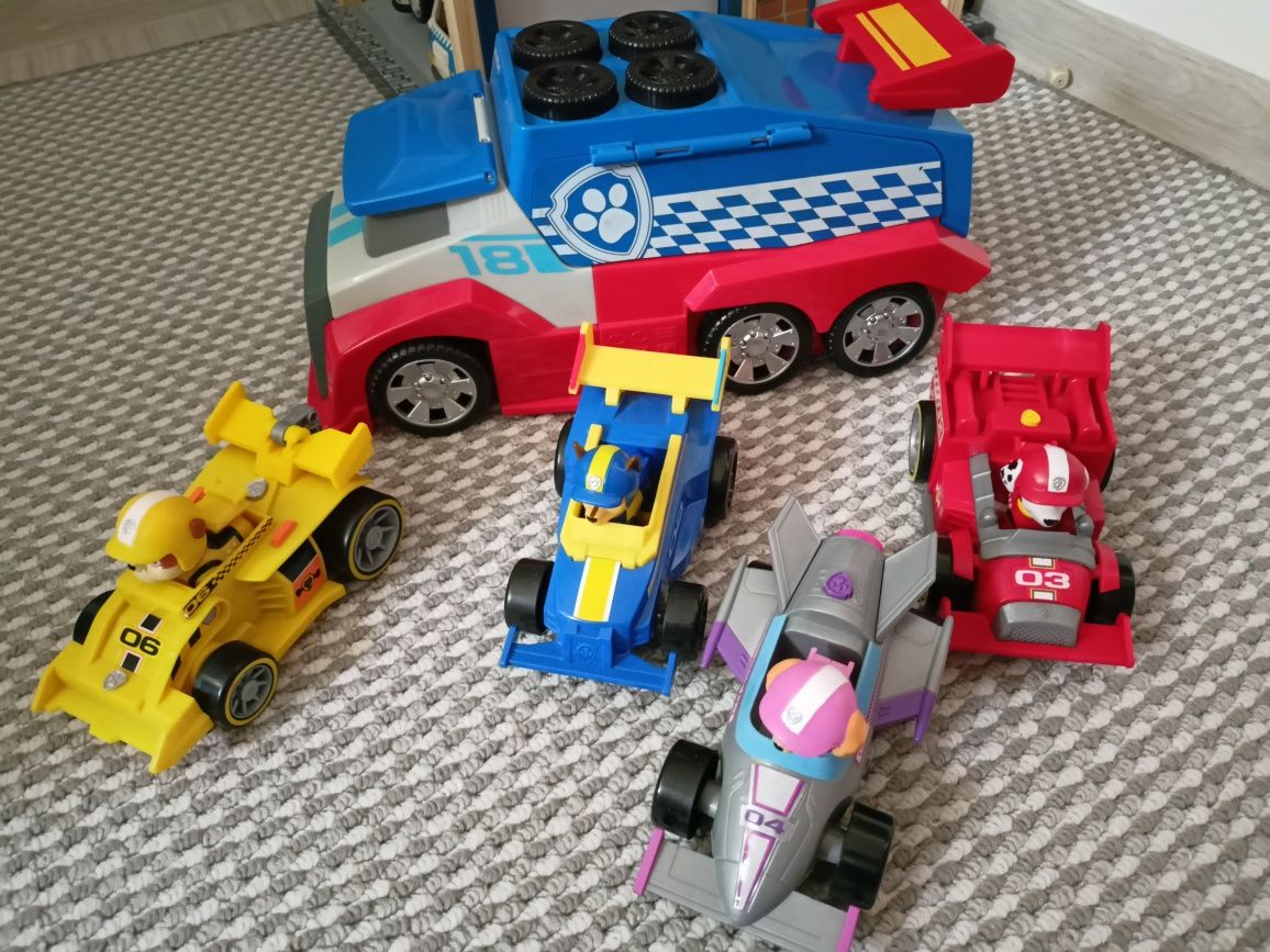 Psi patrol pojazdy na baterie