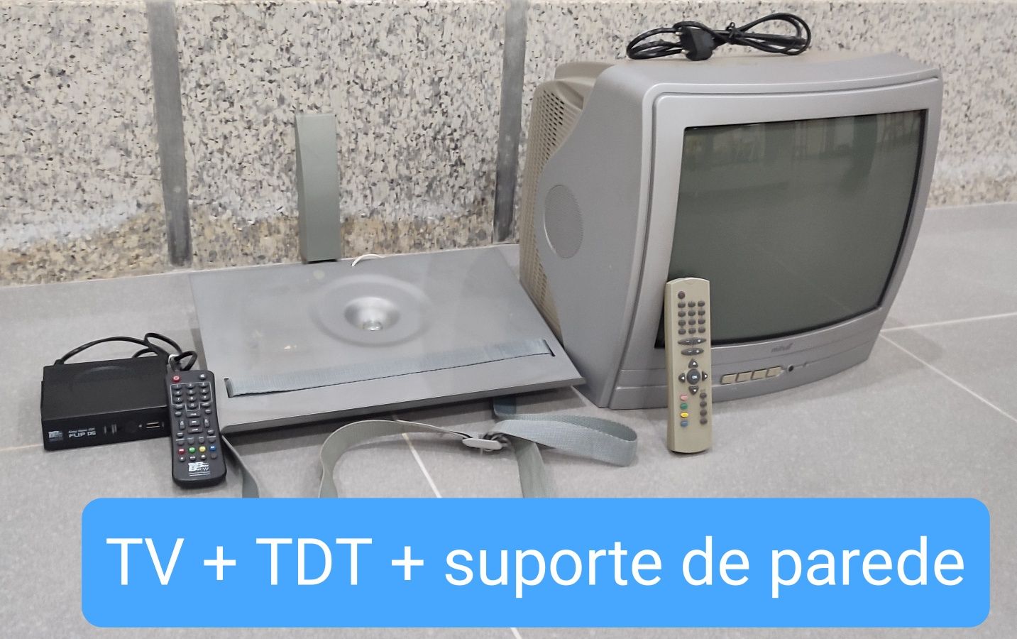 TV ( 35cm) + TDT + suporte de parede