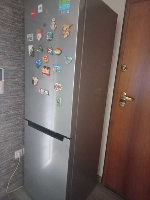 Frigorífico em inox