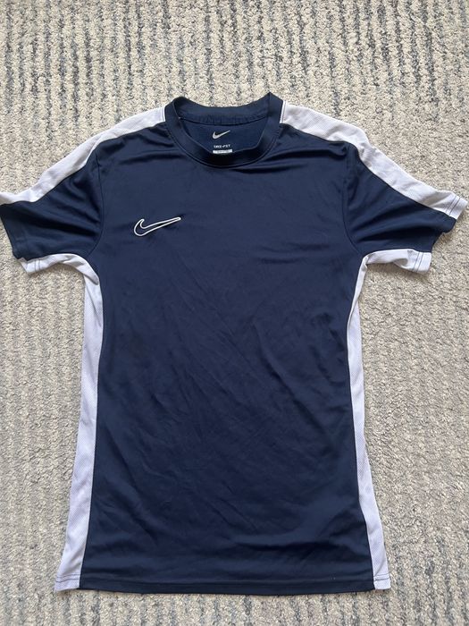 Оригінальна футболка спортивна Nike Dri-FIT