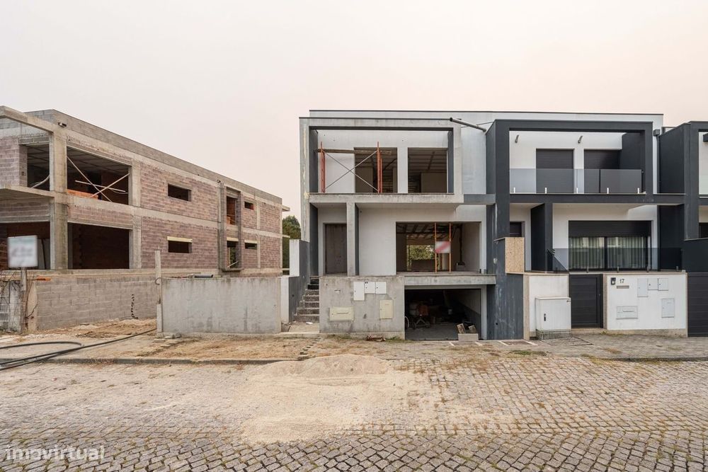 Moradia em Gaveto T4 em UDF de Merelim (São Pedro) e Frossos