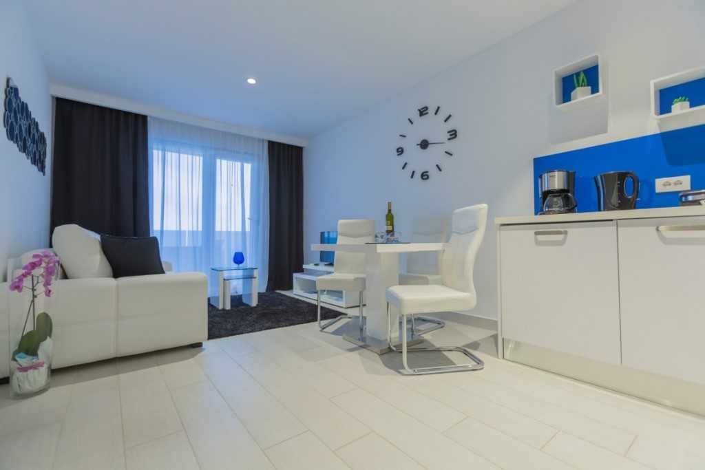 Willa LUXOR z basenem / Chorwacja / Makarska