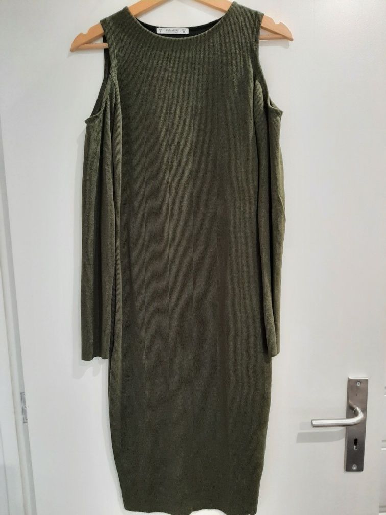 Vestido Midi com manga e ombros descobertos