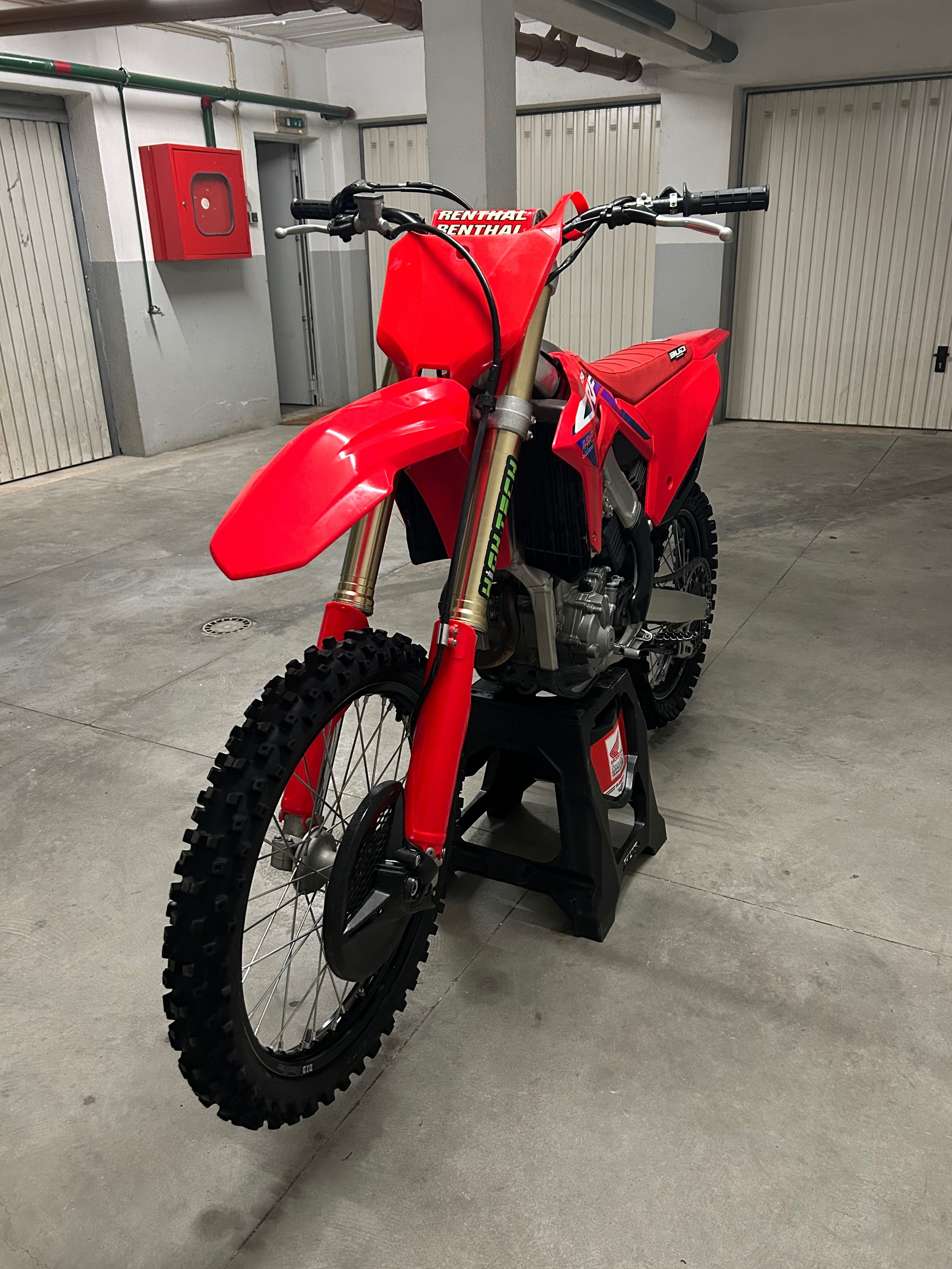 ….Honda CRF 250R……