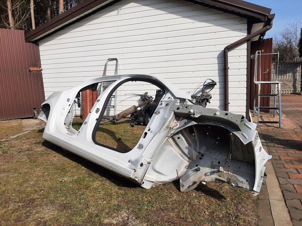 Renault Megane IV dv369 blotnik prawy lewy tyl prog slupek