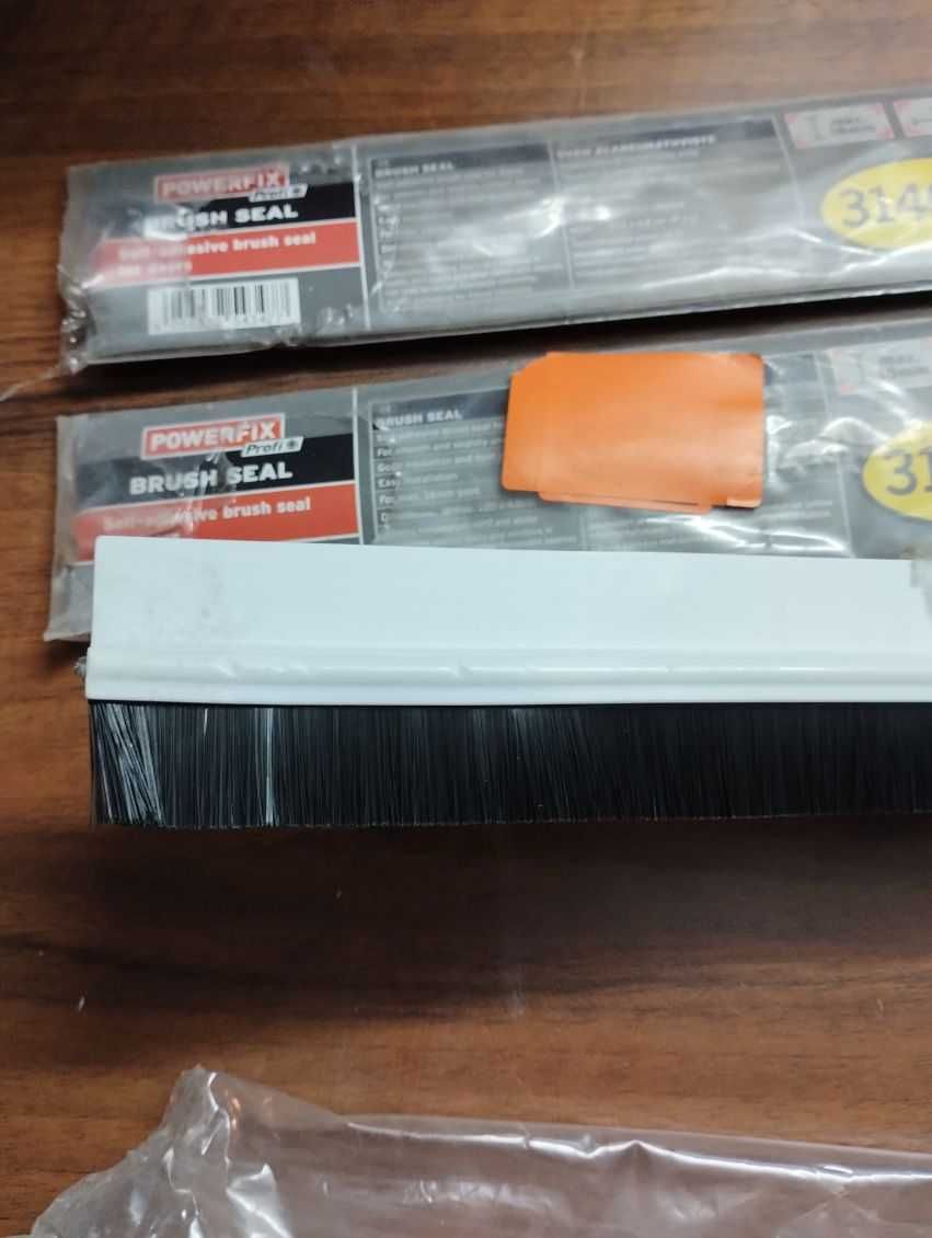 Uszczelka listwa szczotkowa pod drzwi 100 cm 1 mb