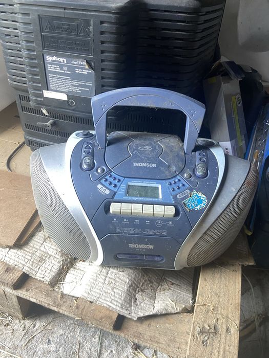 Zabytki techniki_telewizor, radio i inne