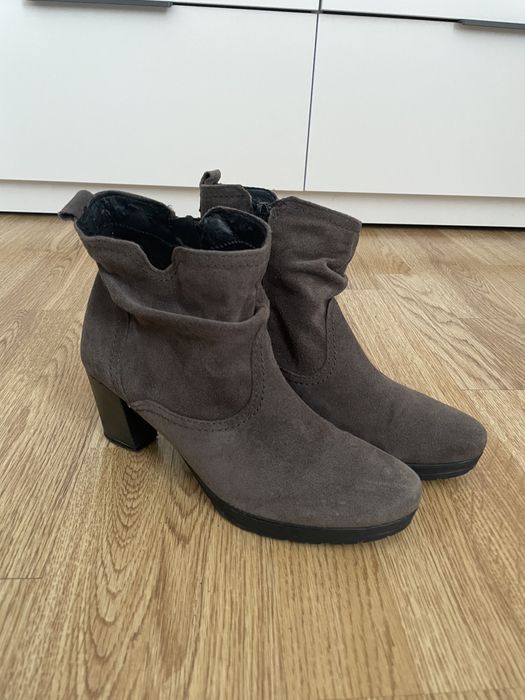 Взуття жіноче безкоштовно