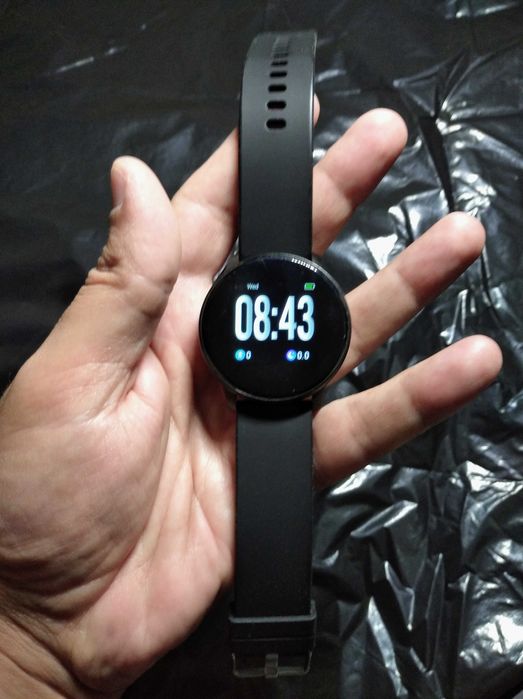 Smartwatch SF Plus.