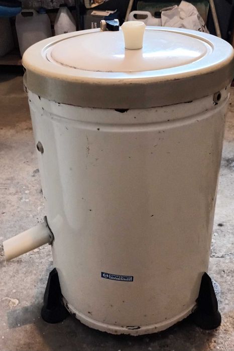 Wyprzedaż garażowa - stara wirówka Światowid z PRL