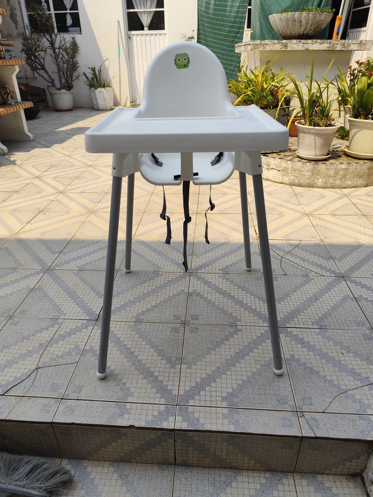 2 Cadeiras de refeição bebé ikea