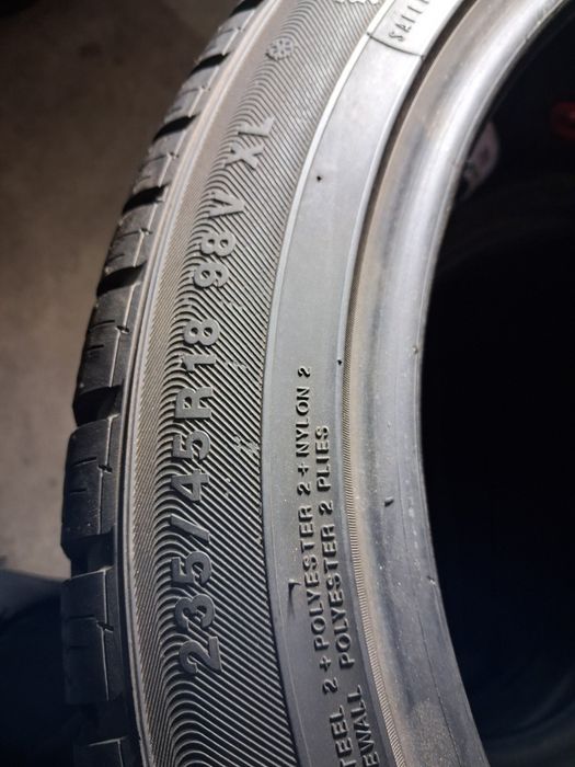 235/45 18 Kumho Izen kw 27 шини б/в зима Комплект