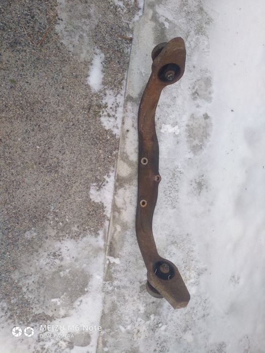 Кронштейн редуктора задній Mitsubishi Outlander (CU) 2003-2008 MN10001