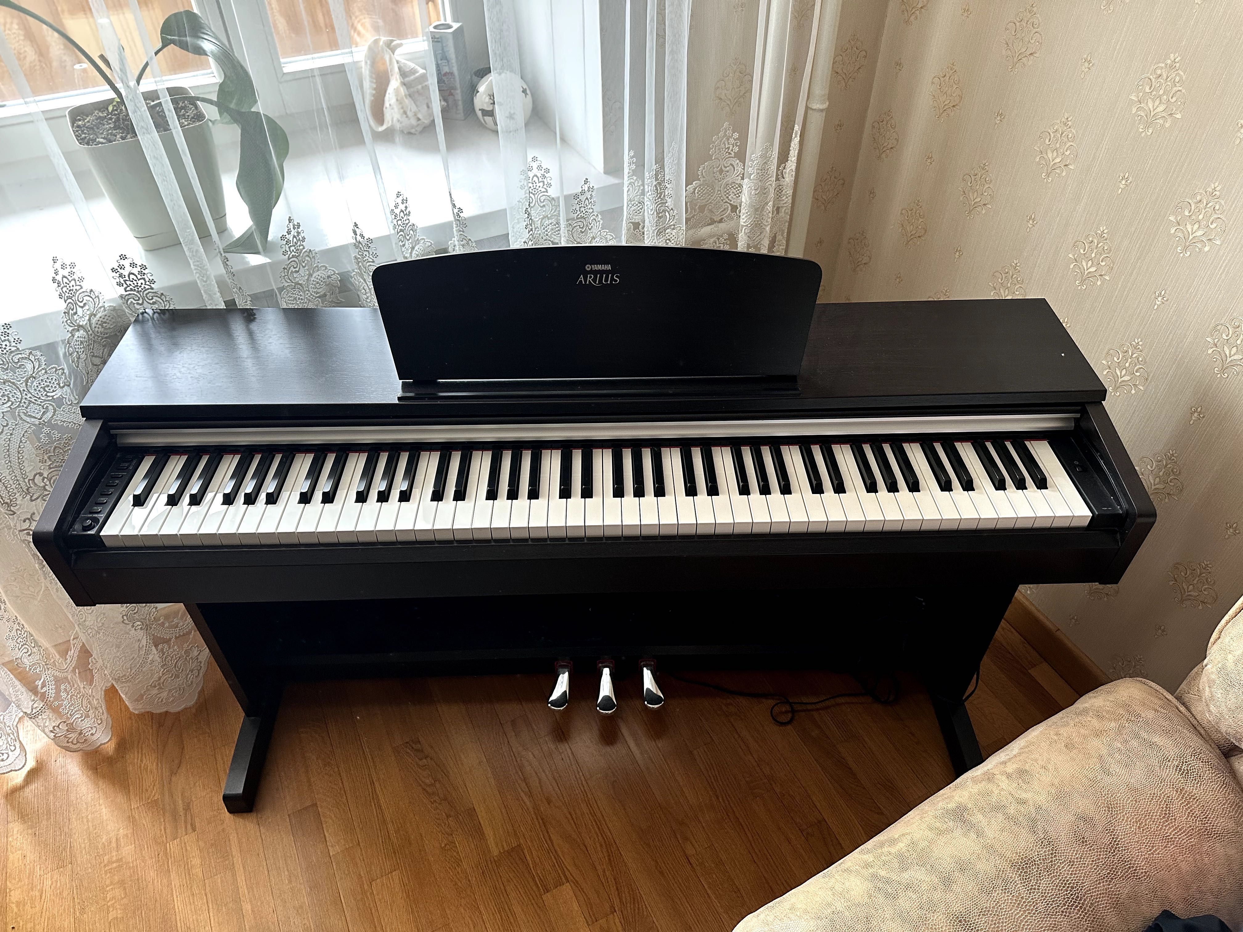 Цифрове фортепіано Yamaha YDP-141 (серія Arius)