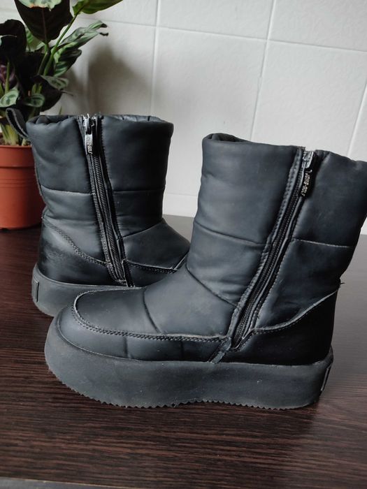 Зимові сапожки на дівчинку 35р.