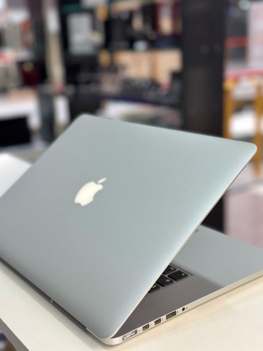 MacBook Pro (15” Retina, Meados de 2015) – 251GB SSD