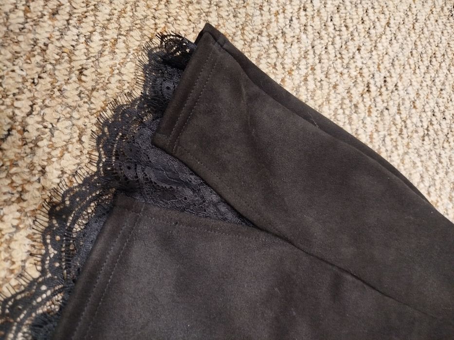 Юбка с кружевом короткая