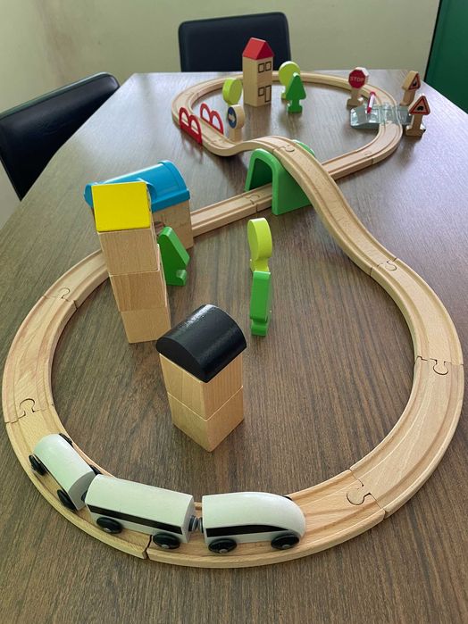 Pista de comboio de madeira IKEA LILLABO 45 peças