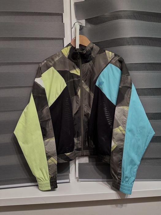 Вітровка New Balance