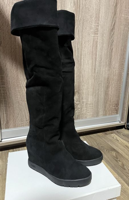 Женские зимние замшевые сапоги