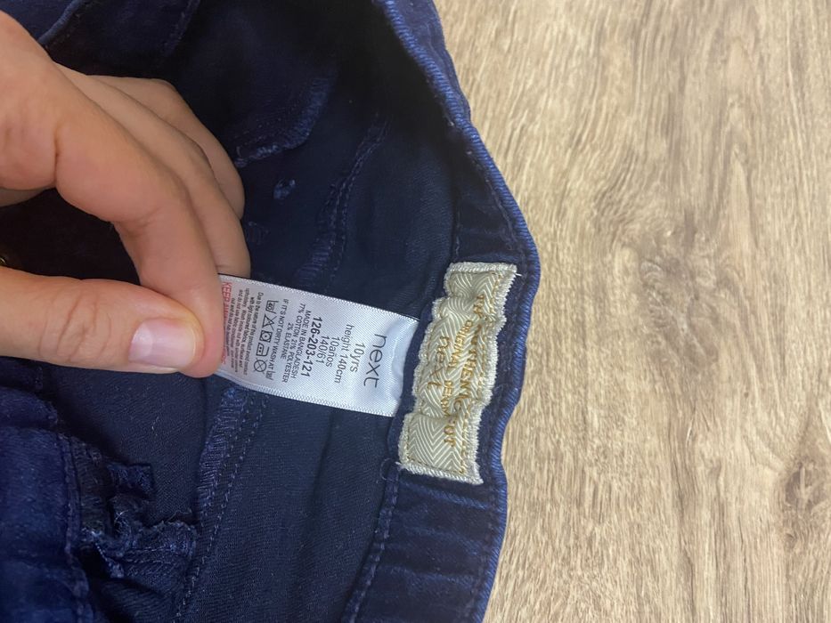 Продам шкільні речі дівчинка 6-10 років