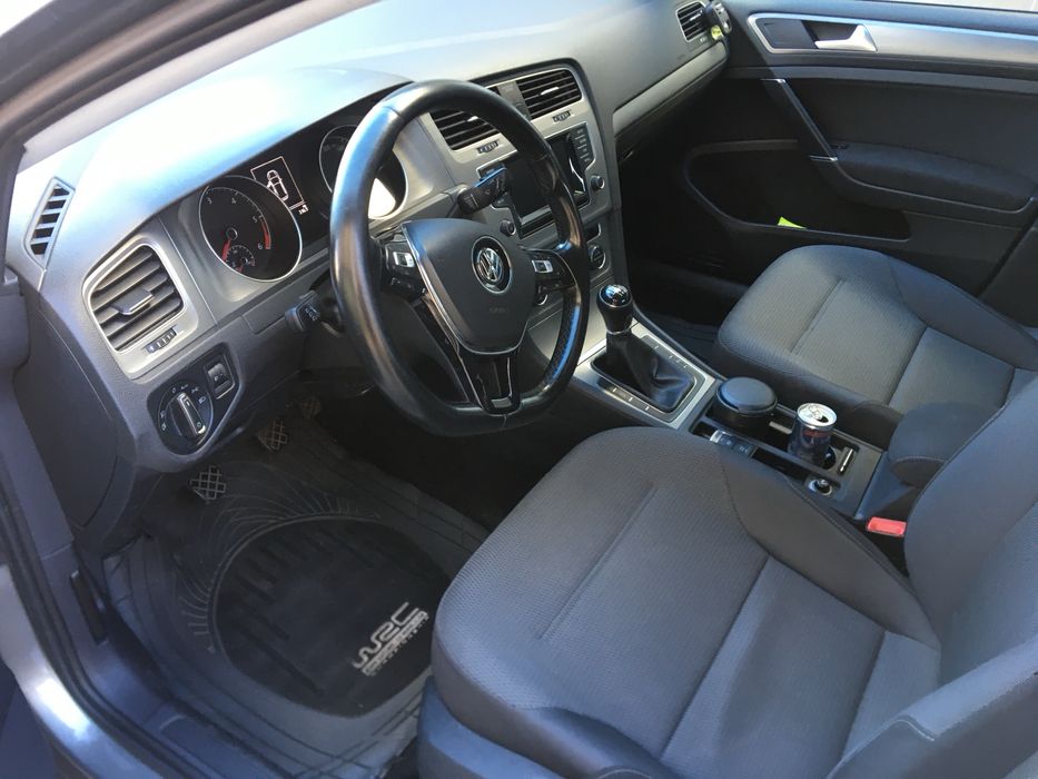 Volkswagen Golf  1.6 Confortline