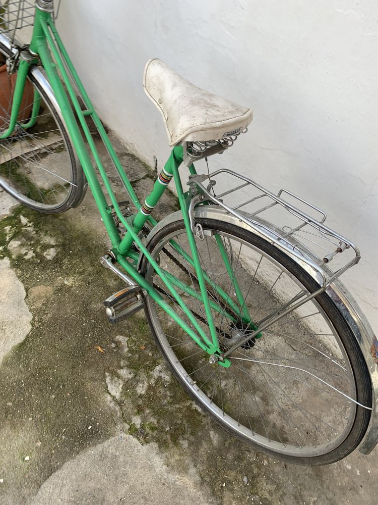 Bicicleta pasteleira antiga