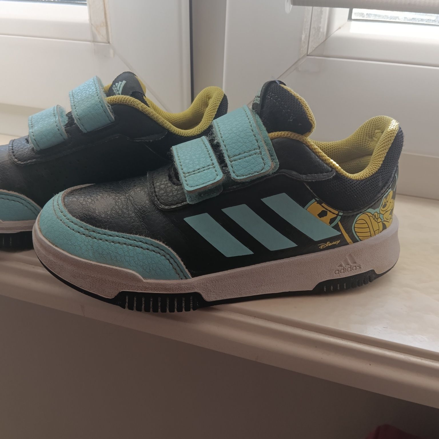 Sprzedam buty Adidas Myszka Mickey