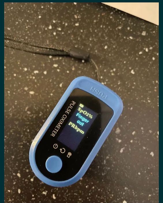 Pulsoksymetr pulsometr napalcowy Bluetooth APP