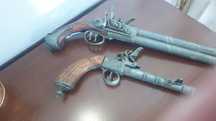 Pistolas antigas de decoração