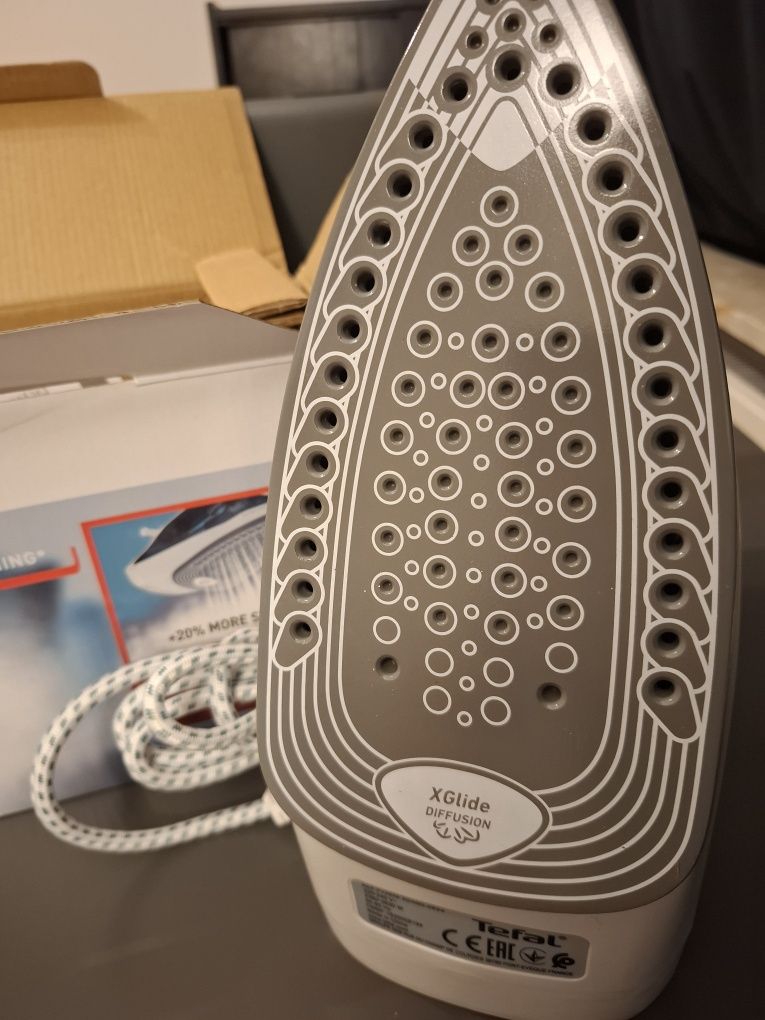 Żelazko parowe Tefal FV2839E0