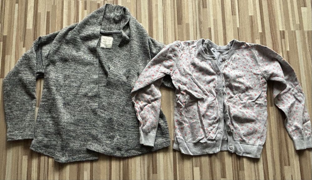 Paka ciuszki r.122 (6sztuk) sukienki, szlafrok, spódniczka, swetry