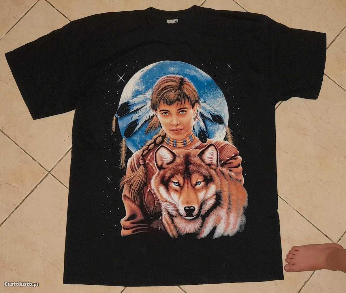 T-shirt L, preta, estampada com um tigre e nas costas com um espanta
