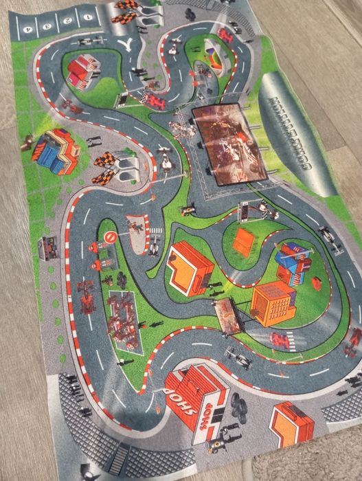 Игровой коврик с машинками
