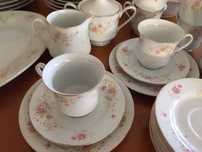 Serviço de chá e jantar NOVO em porcelana